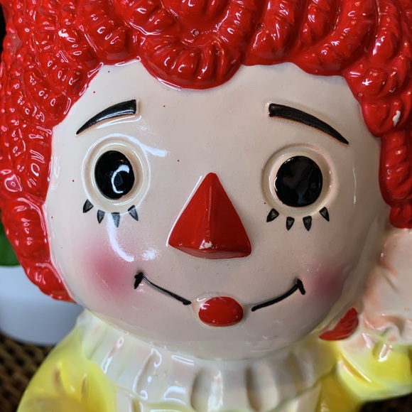 Vintage ceramic Raggedy Ann planter - Picture 11 of 14
